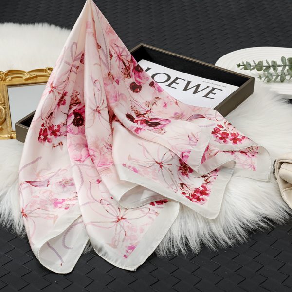 Chic 70cm Chanel Style Silk Scarf - Soft Square for Women's Neck Wear - Billede 2