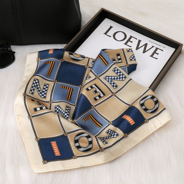 ⁦Spring Mother's Day New Letter Print Silk Scarf - Simple Plaid Stripe Square for Women⁩ - الصورة ⁦3⁩